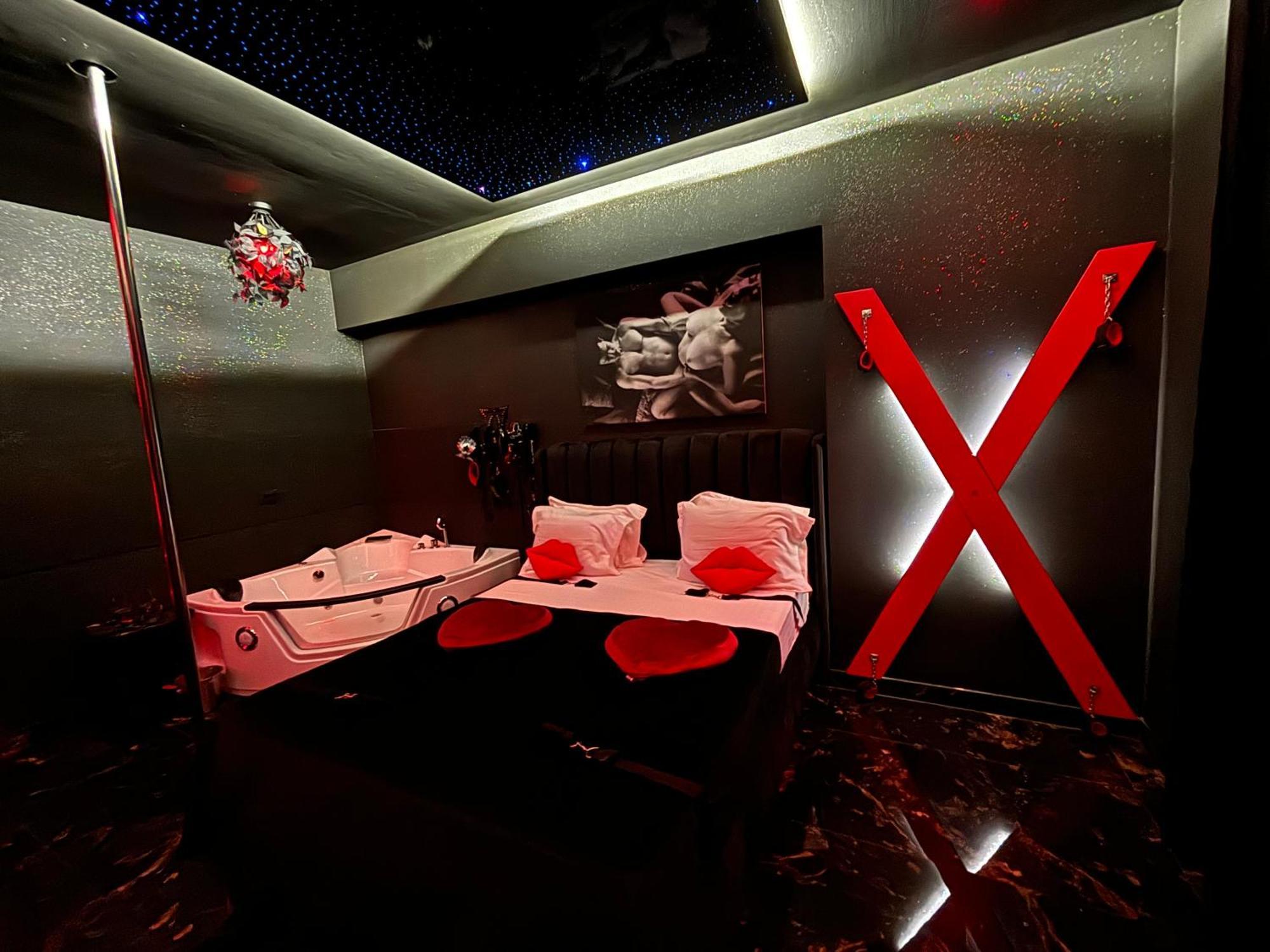 Romeo Nights - Love Rooms - Adults Only Bucharest Exterior photo
