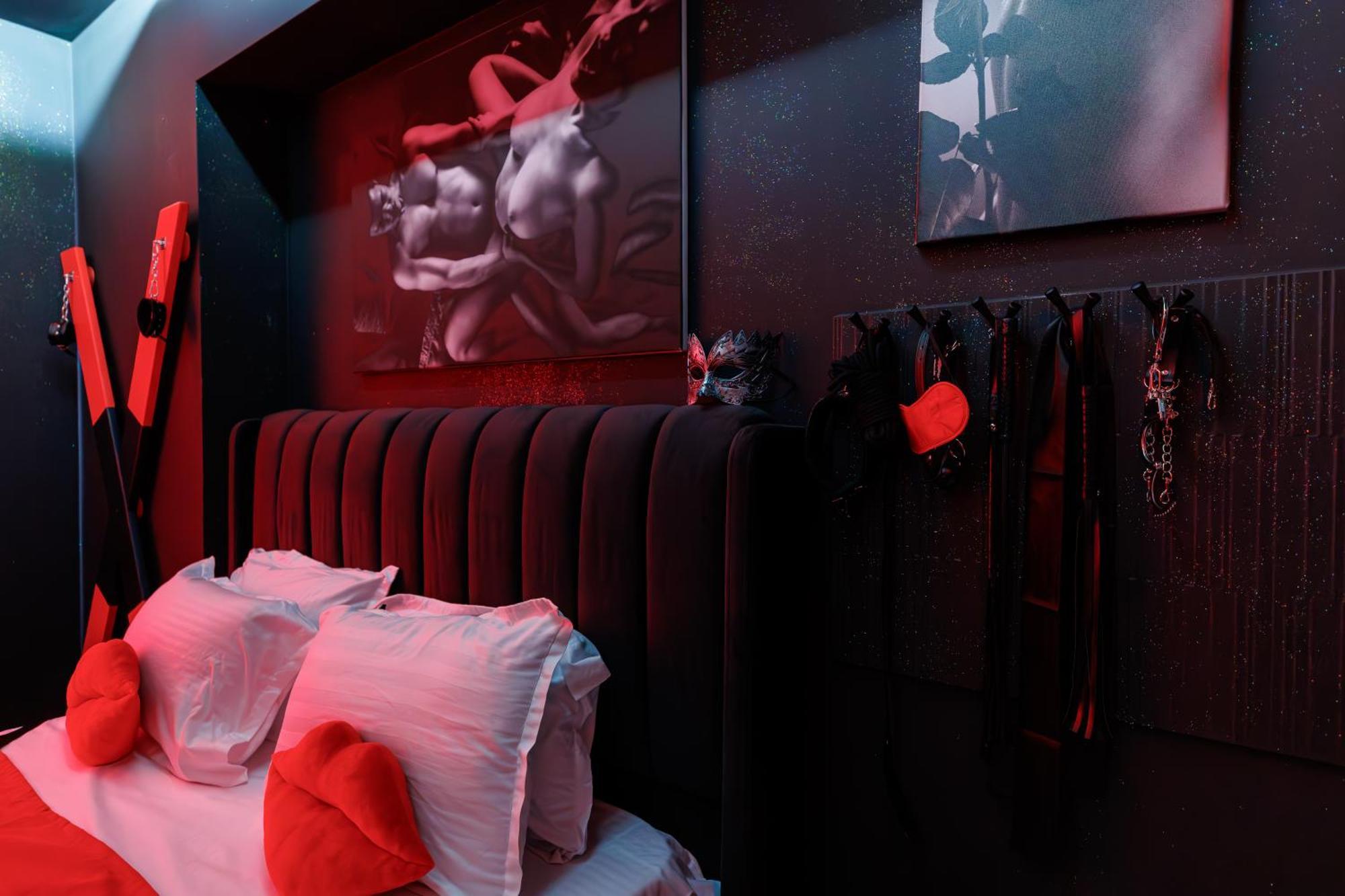 Romeo Nights - Love Rooms - Adults Only Bucharest Exterior photo